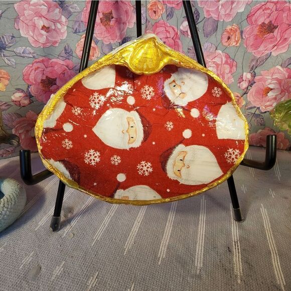 DECOUPAGE CLAM SHELL DECOUPAGE CHRISTMAS SANTA CLAUS TRINKET DISH - Picture 1 of 10
